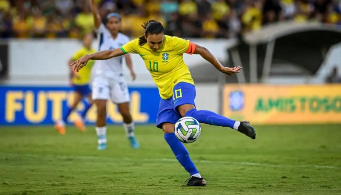 Com direito a gol de Marta, Brasil encerra 2023 vencendo a Nicarágua
